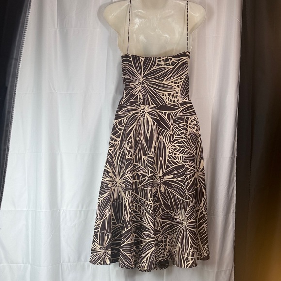 Newport News Black and Cream Floral Midi Dress - Picture 10 of 12
